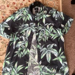 quicksilver deep Bay Aloha shirt